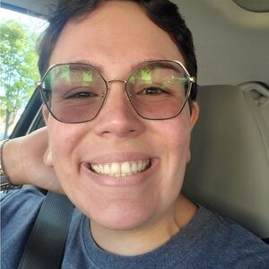 Meet your Posher, Danielle